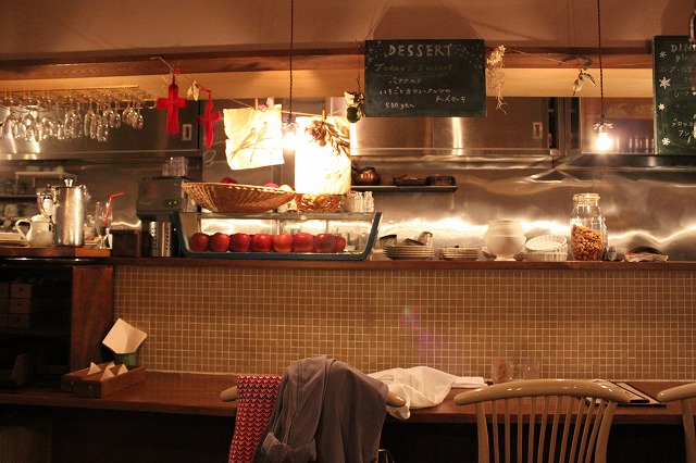 吉祥寺、「カフェアマル(Cafe Amar)」のこだわった内装