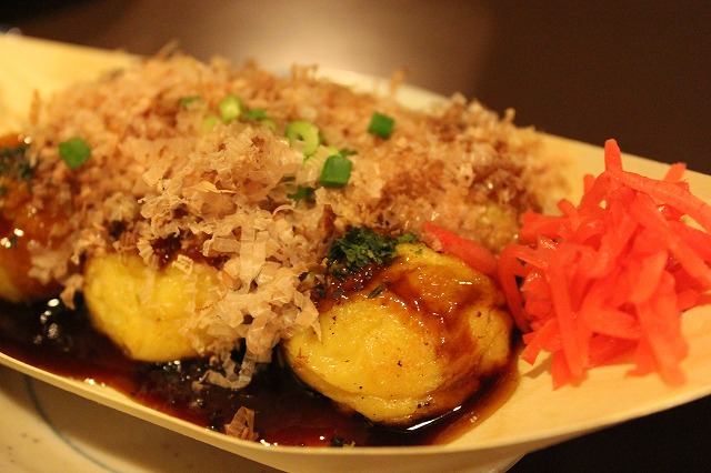 新宿歌舞伎町「すし居酒屋 アルプス」のネオタコヤキ