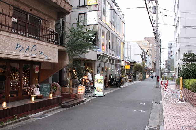 吉祥寺、「音麺酒家 楽々(おとめんしゅか らくらく)」のラブメン