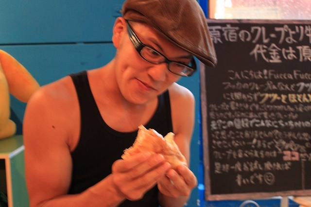 【対決】高円寺、「Fucca Fucca （フッカフッカ）」のビッグバンを食べるスーパーカブさん