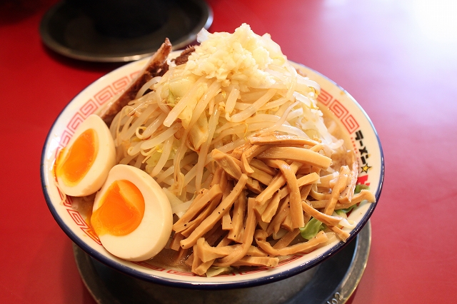 味はそこまで悪くないんだ、ラーメン☆ビリーのビリーラーメン