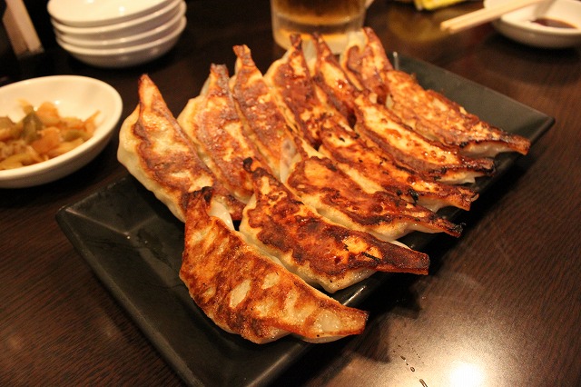 高円寺、「餃子バル」の餃子餃子