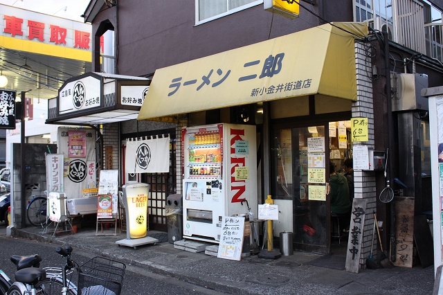 小金井市、「ラーメン二郎 新小金井街道店」の小豚入りラーメン