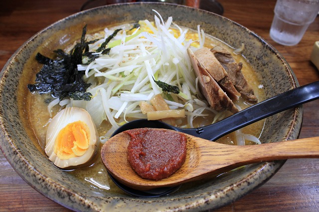 宮城県柴田町、「みそまる麺次郎」の柴田玄米味噌ラーメン