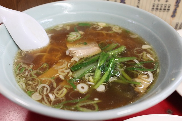 中野、「尚チャンラーメン」の生姜焼き定食と半ラーメンアップ