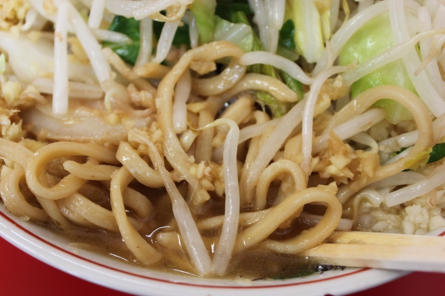 【仙台グルメ】思ったよりも定着してるじゃん！の「ラーメン二郎仙台店」のスープと麺