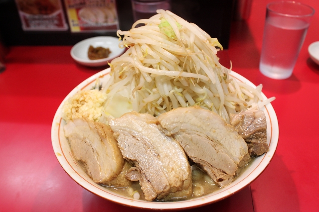 池ノ上、二郎インスパイア系「千里眼」の豚ラーメン（大）