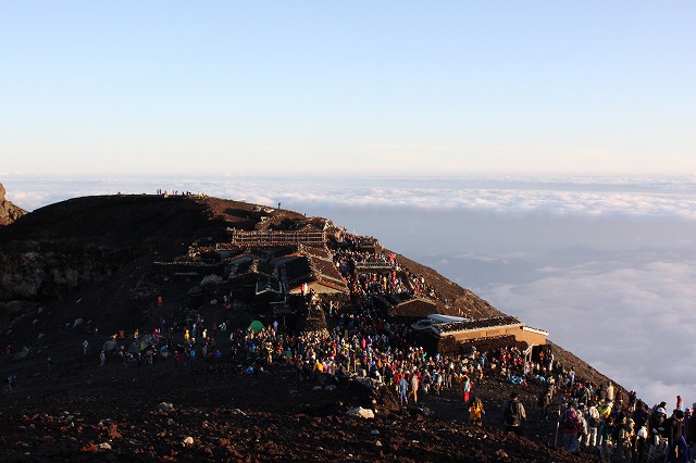 そうだ、富士山を登ろう-インドみたい