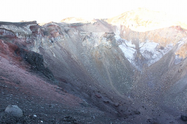 そうだ、富士山を登ろう-火口