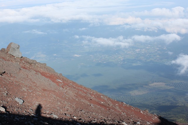 そうだ、富士山を登ろう-落石注意！