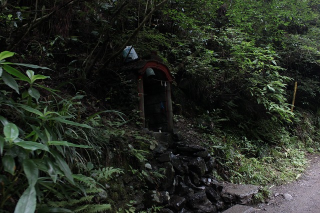 登山者数世界一、「高尾山」の自然研究路6号路を歩いてきた。_0172.jpg